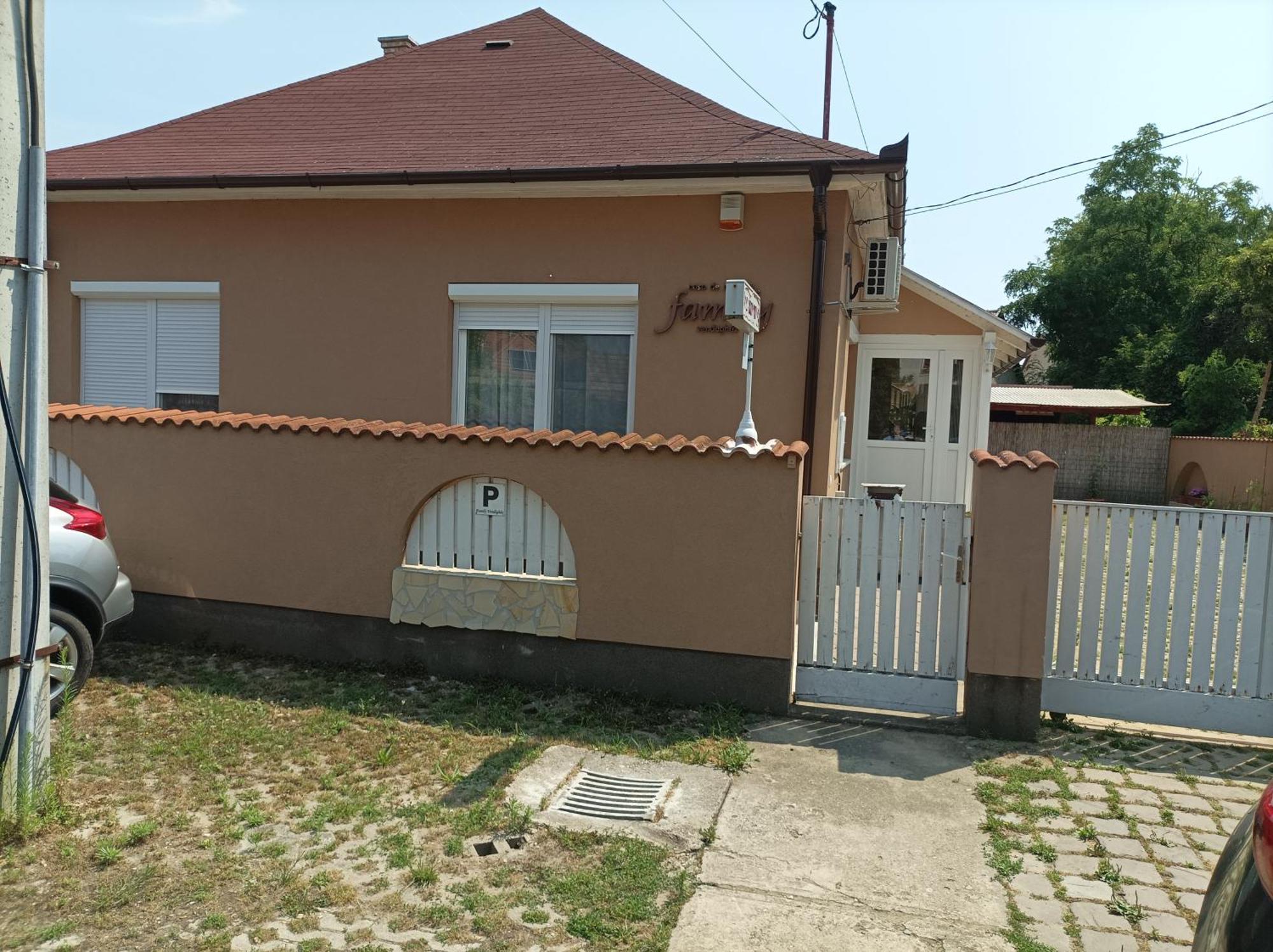 Hajdúszoboszló Family Vendeghaz酒店 外观 照片